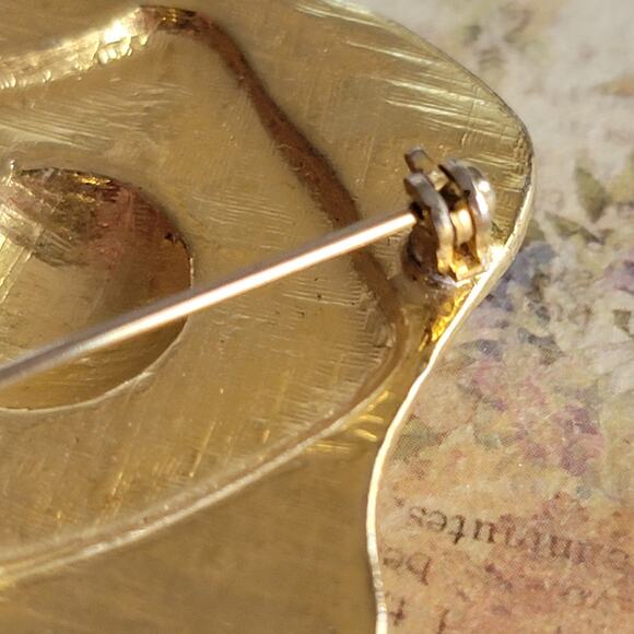 Brooch Women Vintage Pin Modernist Gold Tone Hammered Abstract Brooch - Picture 6 of 10
